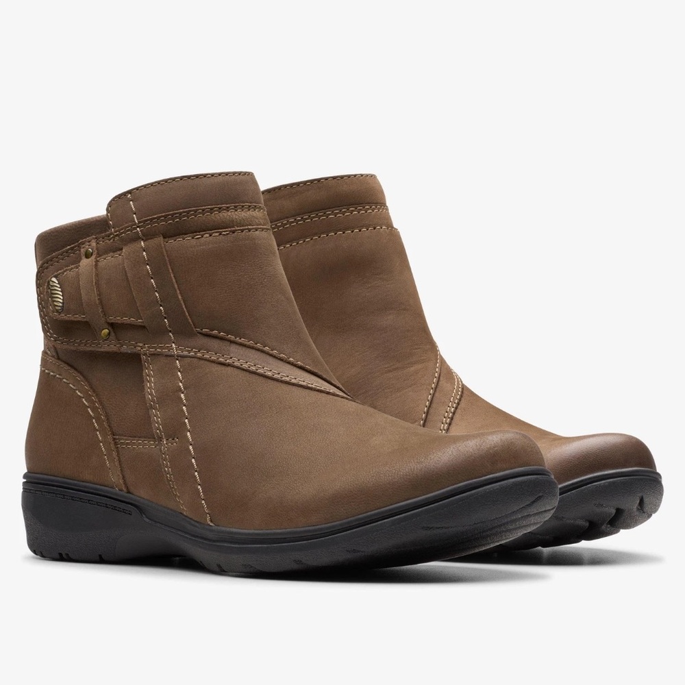 Clarks Collection Leather Ankle Boot Carleigh Style Mushroom Brown Nubuck 8W NIB